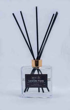Load image into Gallery viewer, Evergreen Reed Diffuser